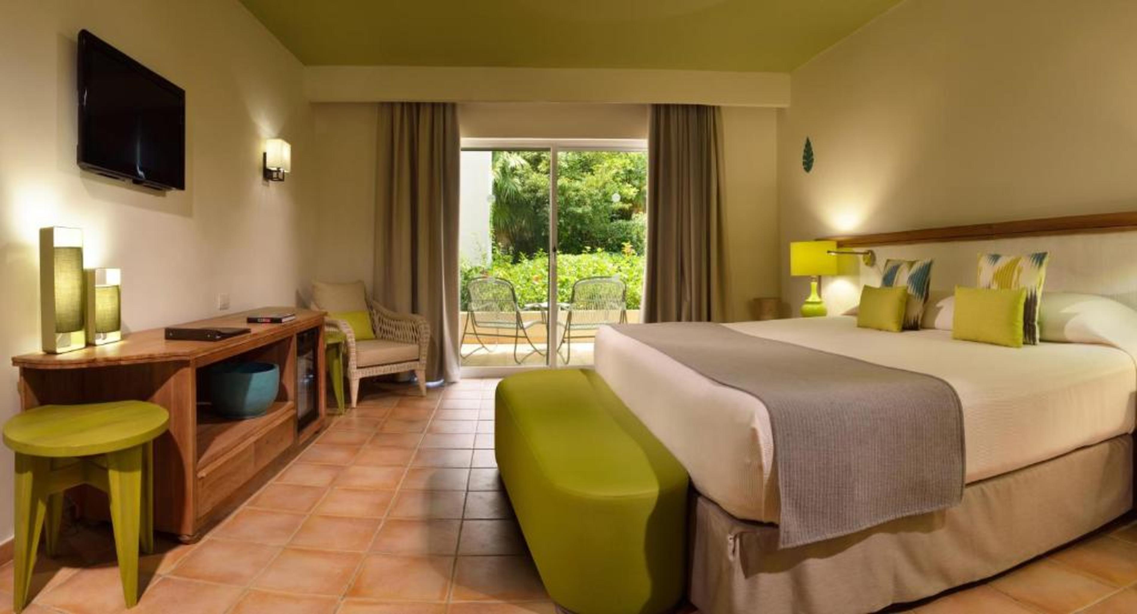 Catalonia Playa Maroma - All Inclusive Punta Maroma Esterno foto A room at Iberostar Grand Hotel Bávaro