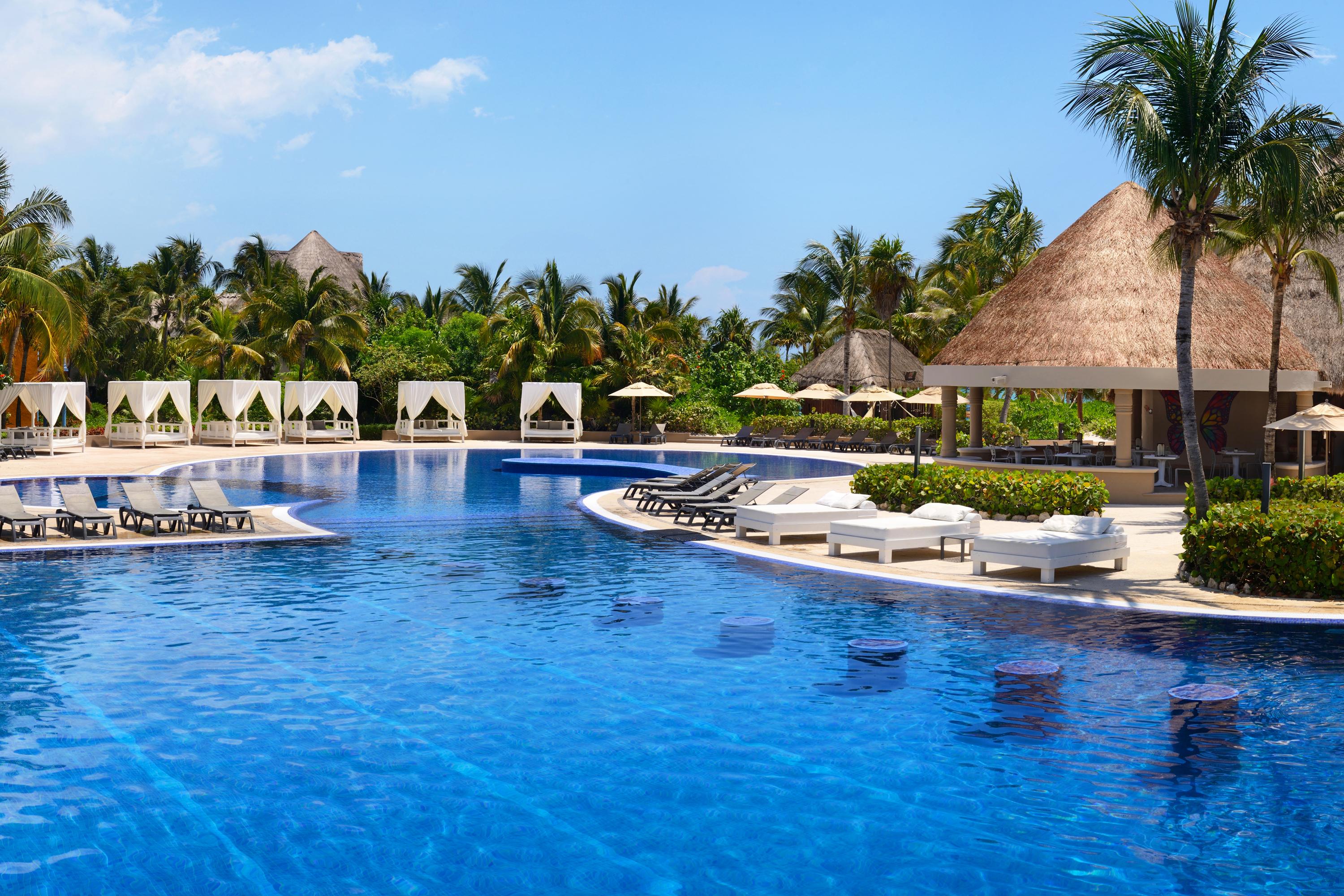 Catalonia Playa Maroma - All Inclusive Punta Maroma Esterno foto The resort's main pool
